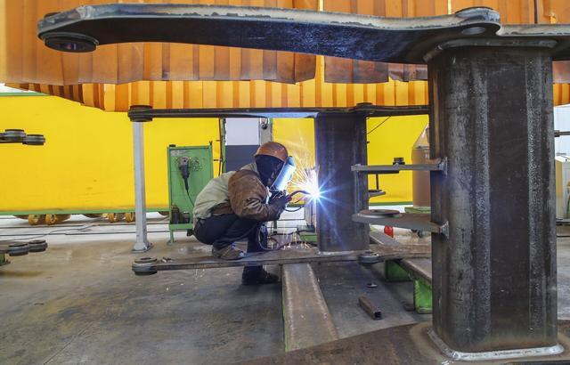 華星機(jī)械為挖掘機(jī),裝載機(jī)等大型工程機(jī)械生產(chǎn)結(jié)構(gòu)件,產(chǎn)品供應(yīng)國內(nèi)大型